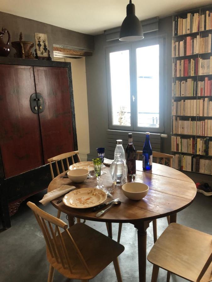 Appartement Charming On Floor In Marais -5p Paris